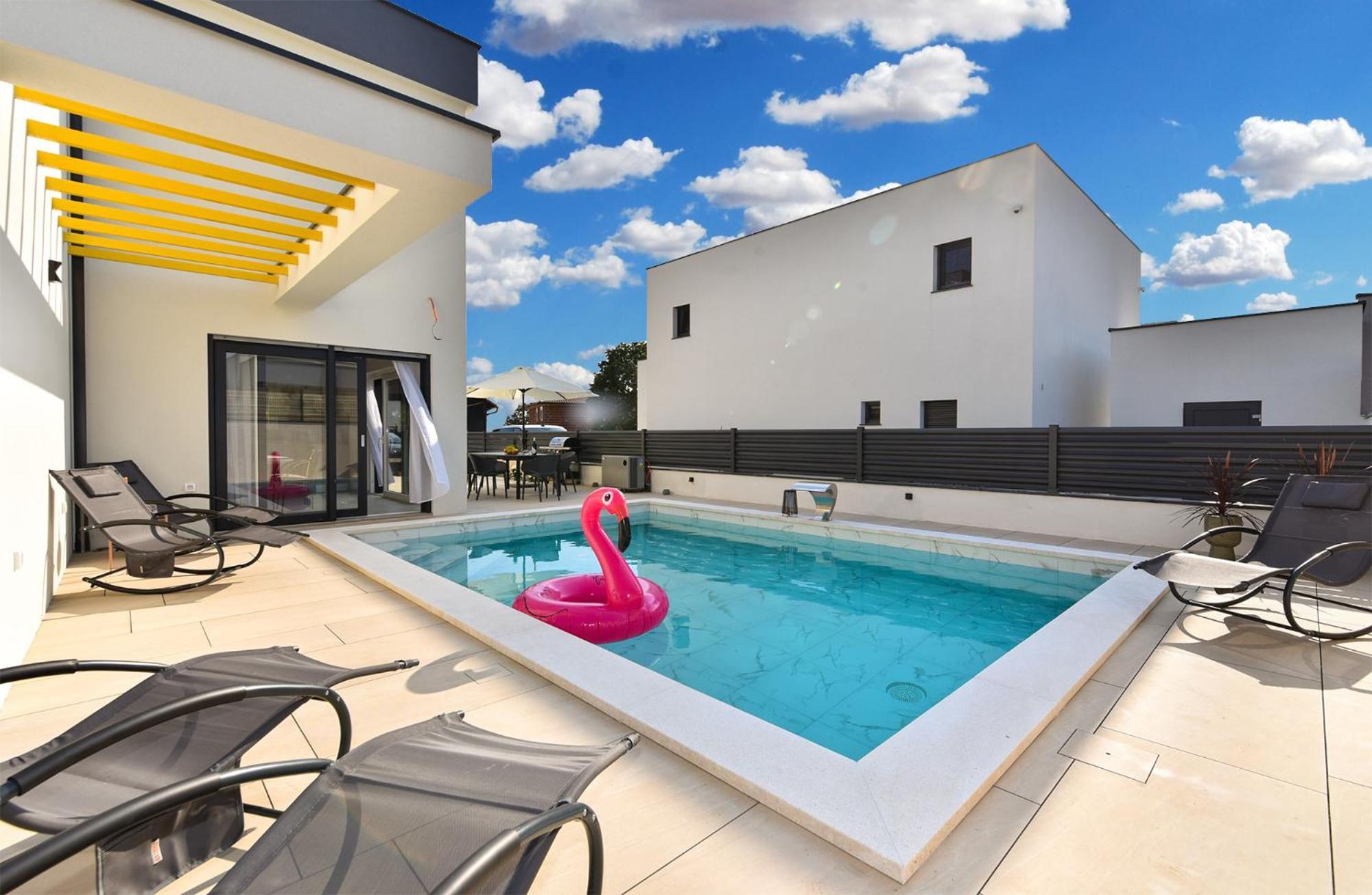 Villa Jlo1 Mit Beheizbarem Pool à Peroj Extérieur photo